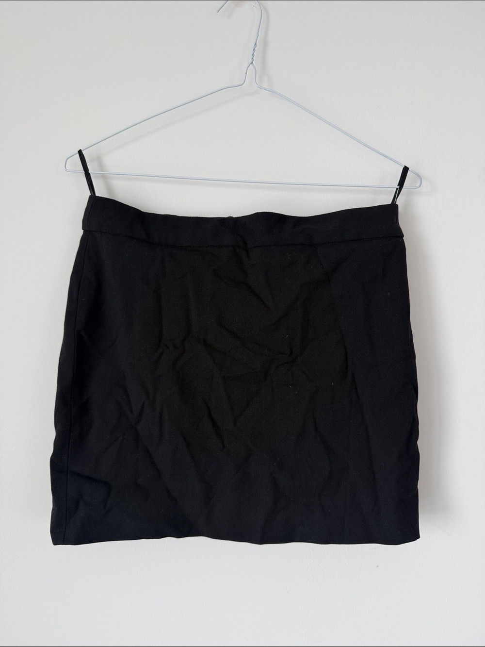 Babaton Black Mini Skirt - Sleek Tailored Silhouette